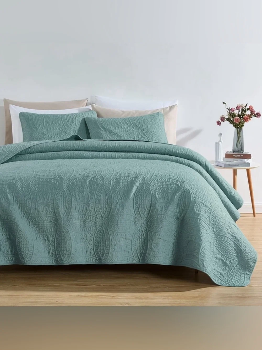 Quilted oversized queen 3 piece bedspread blue